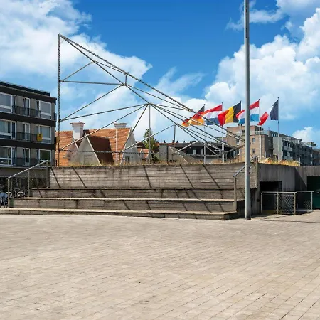 Bright Coastal In Apartment *